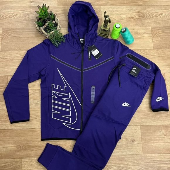 Nike tech suits - Picture 1 of 2